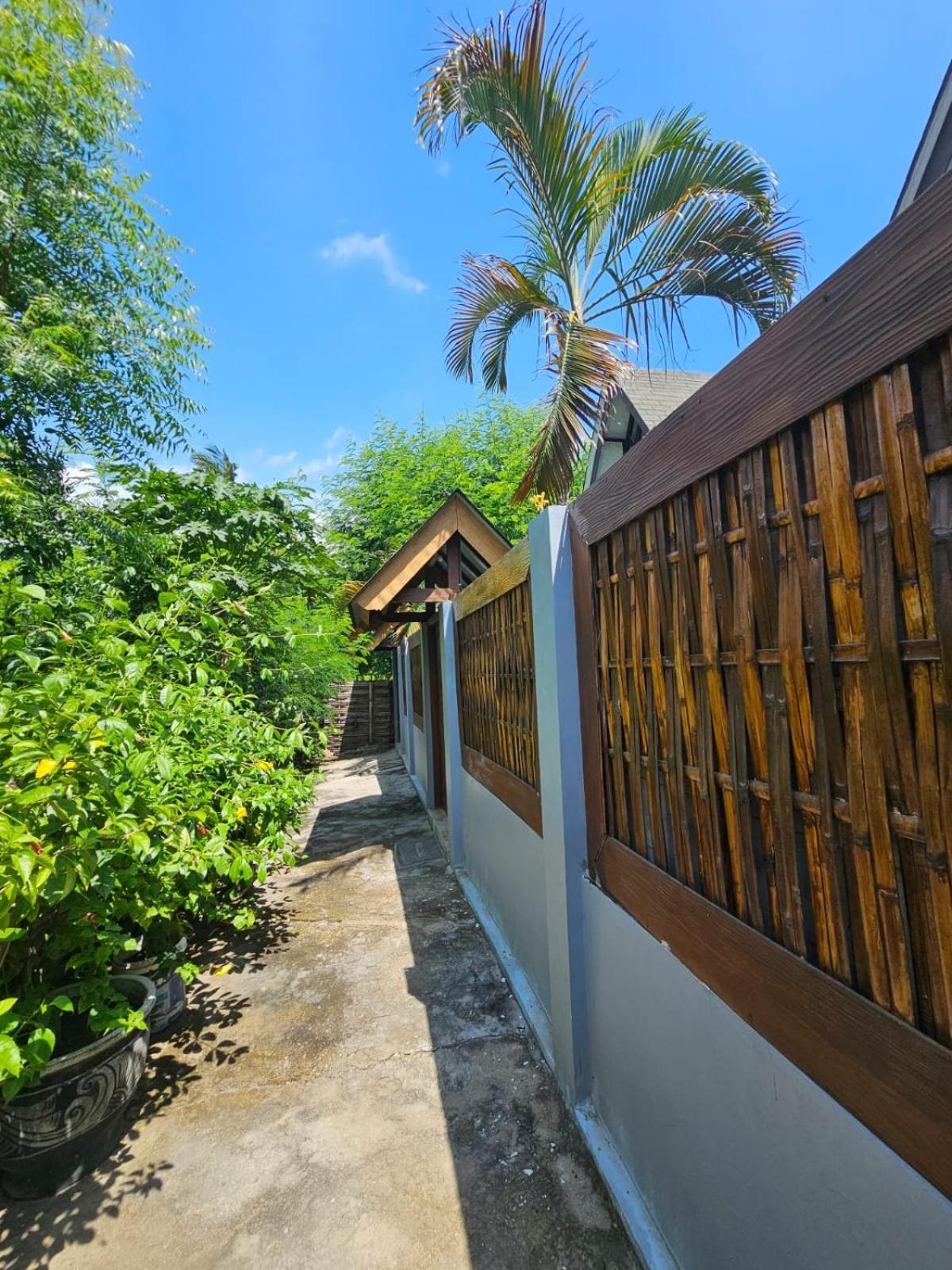 Atties Villa Gili Air Exterior photo
