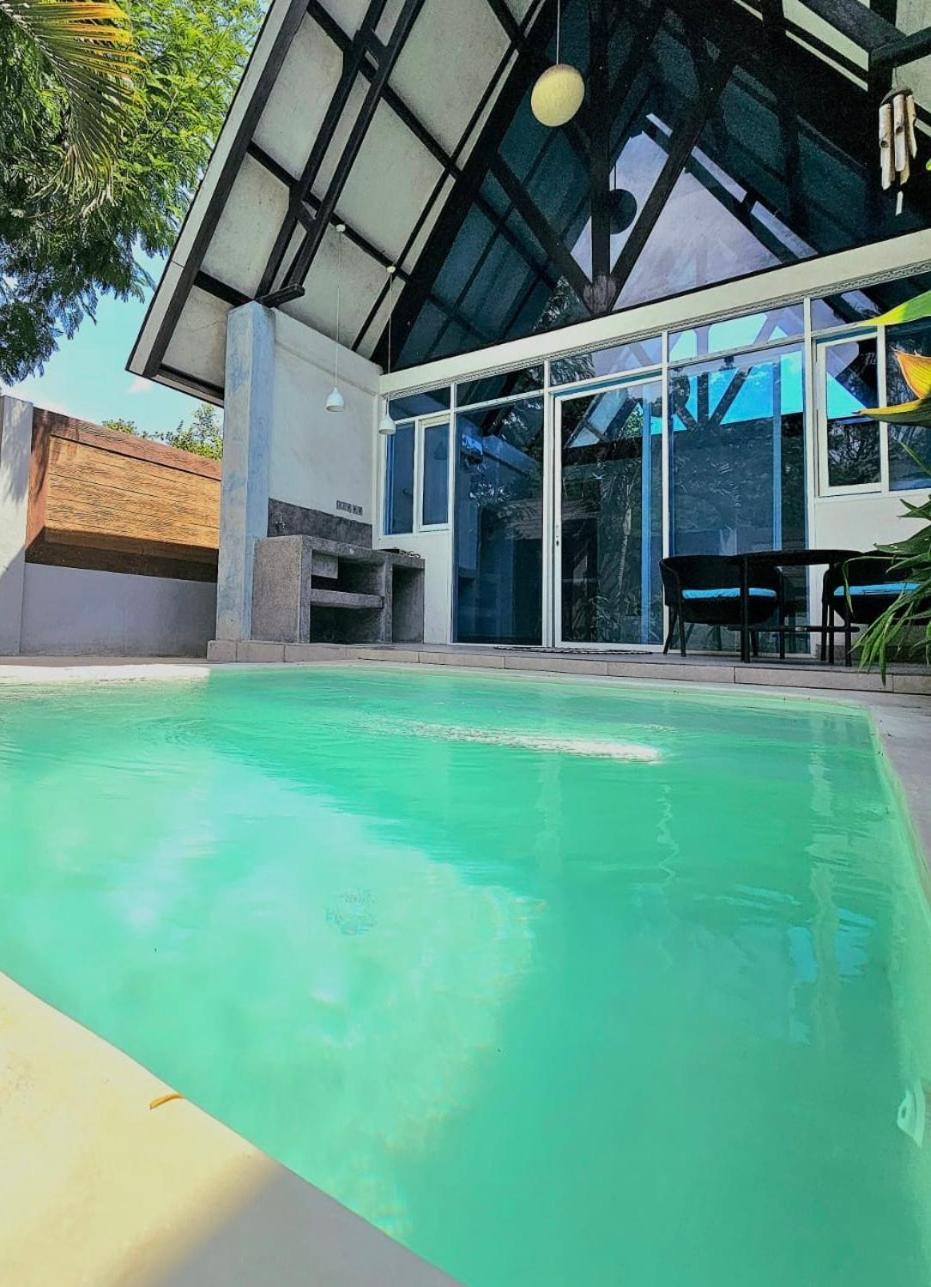 Atties Villa Gili Air Exterior photo